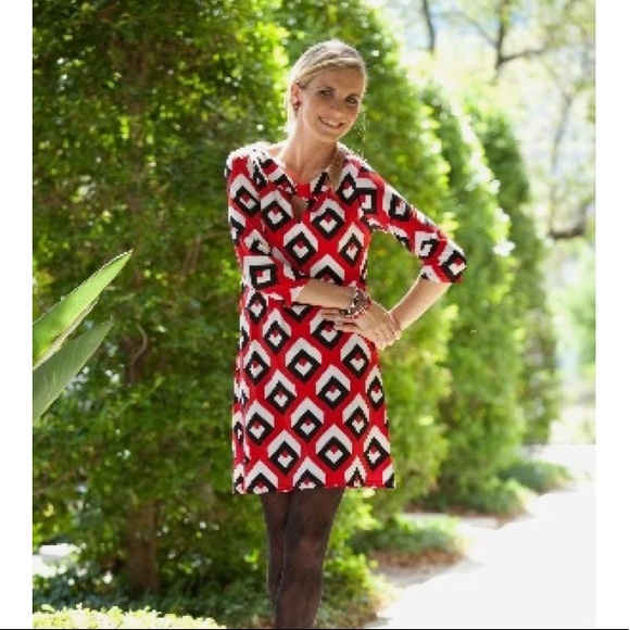 Tracy Negoshiam red white black geo print medium - Picture 2 of 7